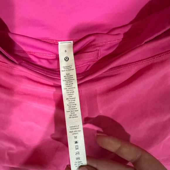 Lululemon Sonic Pink high rise speed up shorts 2.5” inch size 8 - Picture 3 of 5